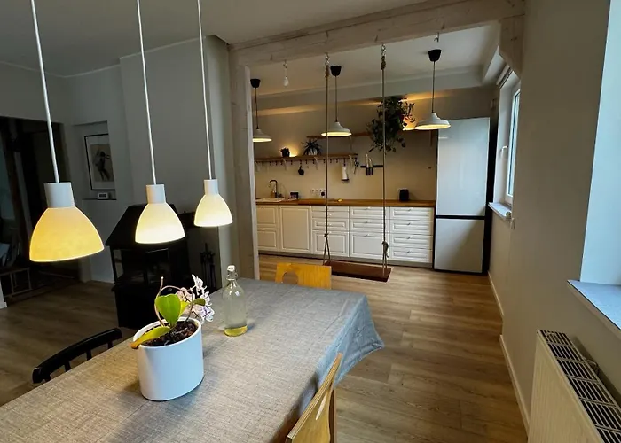 アパート Spacious Family-friendly Apartment, Free Parking